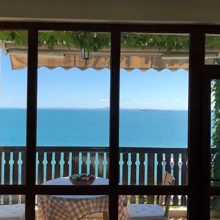 شقة Triavna Beach سفيتي فلاس