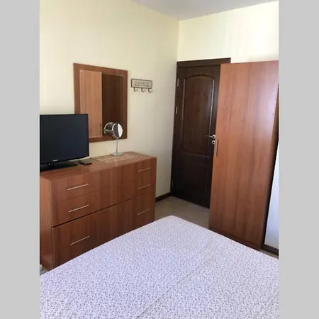 Triavna Beach * سفيتي فلاس